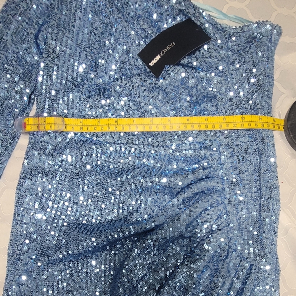 Fashion Nova Dress Large sequin one shoulder strechable in blue sky color. - Picture 10 of 16